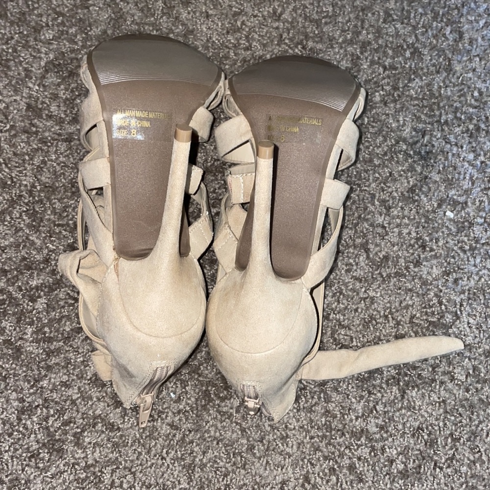 Nude heels. - Picture 5 of 6